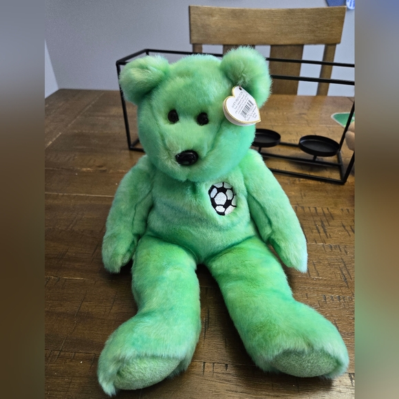 Beanie Buddy - Kicks - Picture 1 of 5